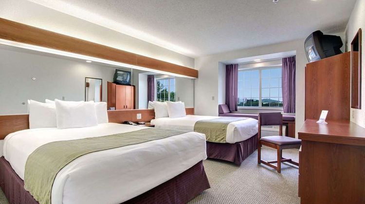 Microtel Inn & Suites Bridgeport Room