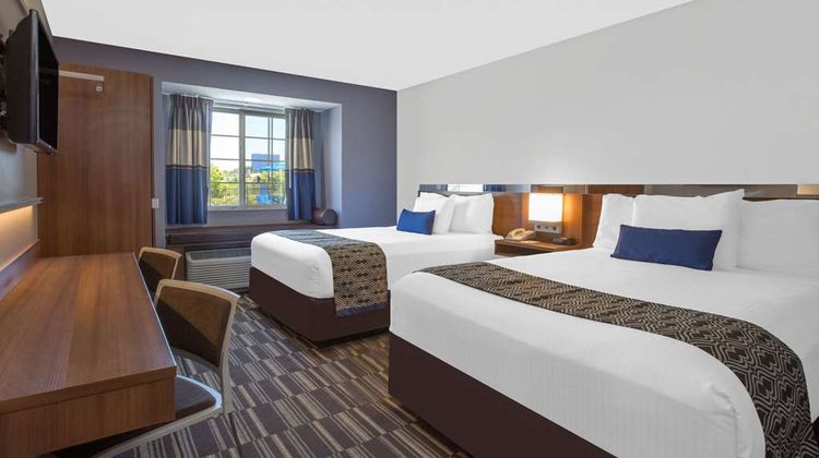 Microtel Inn & Suites Gardendale Room