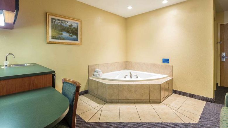 <b>Microtel Inn & Suites by Wyndham Ocala Suite</b>. Images powered by <a href="https://iceportal.shijigroup.com/" title="IcePortal" target="_blank">IcePortal</a>.