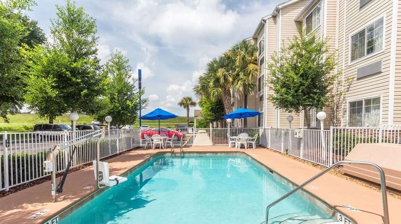 <b>Microtel Inn & Suites by Wyndham Ocala Pool</b>. Images powered by <a href="https://iceportal.shijigroup.com/" title="IcePortal" target="_blank">IcePortal</a>.