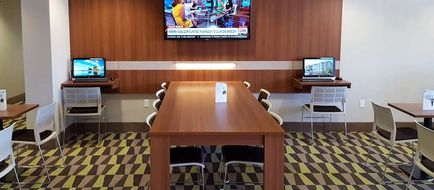 Microtel Inn & Suites Bellevue Lobby