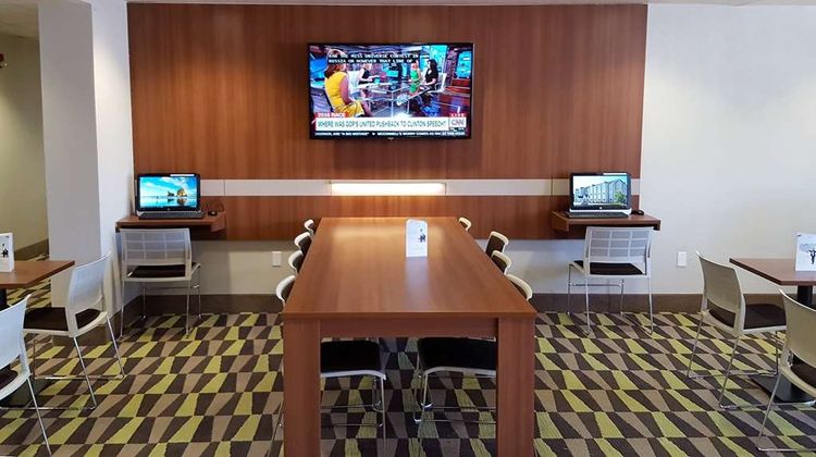Microtel Inn & Suites Bellevue Lobby