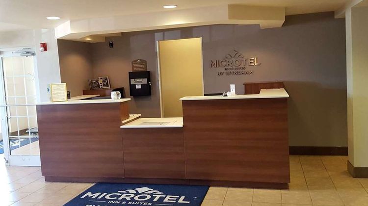 Microtel Inn & Suites Bellevue Lobby
