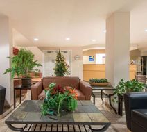 Microtel Inn & Suites by Wyndham Altus Lobby