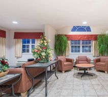 Microtel Inn & Suites by Wyndham Altus Lobby