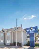 Microtel Inn & Suites by Wyndham Altus
