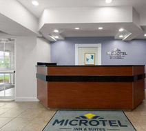 Microtel Inn & Suites Zephyrhills Lobby
