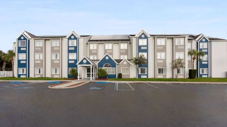 Microtel Inn & Suites Zephyrhills Exterior