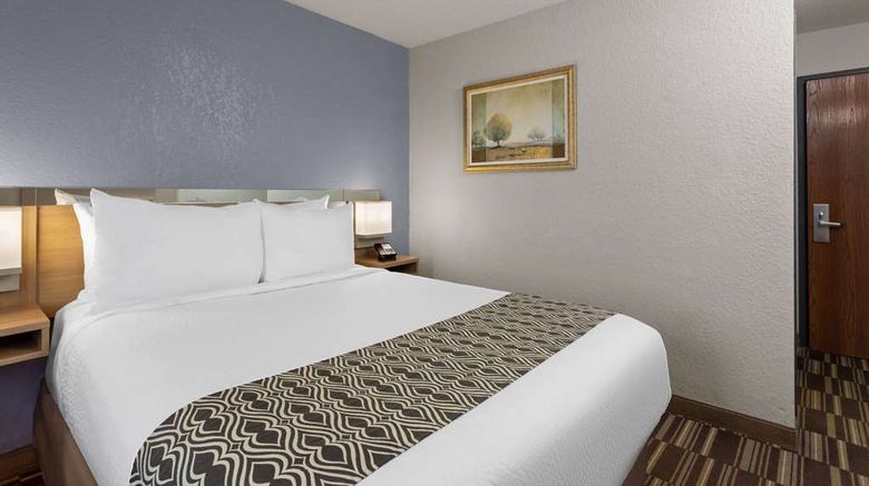 <b>Microtel Inn & Suites Zephyrhills Room</b>. Images powered by <a href="https://iceportal.shijigroup.com/" title="IcePortal" target="_blank">IcePortal</a>.