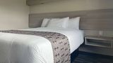 Microtel Inn & Suites Bossier City Room