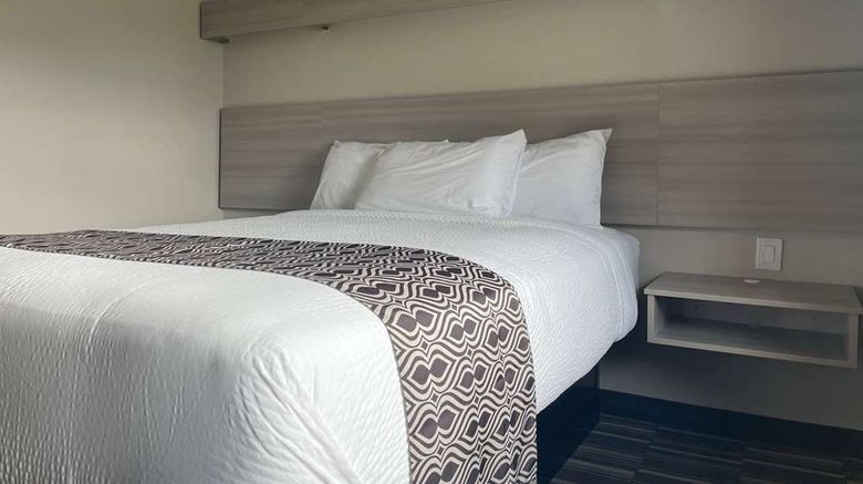 <b>Microtel Inn & Suites Bossier City Room</b>. Images powered by <a href="https://iceportal.shijigroup.com/" title="IcePortal" target="_blank">IcePortal</a>.