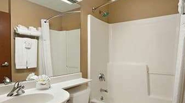 Microtel Inn & Suites by Wyndham Dover Room