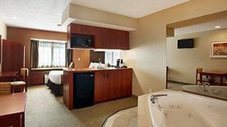 Microtel Inn & Suites by Wyndham Dover Suite