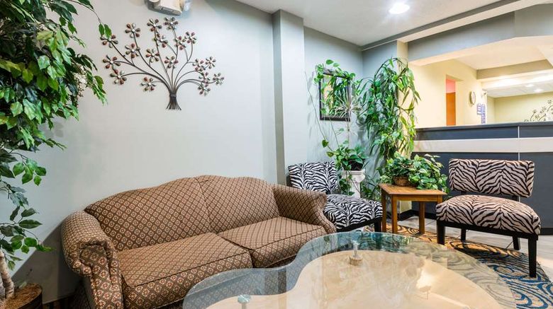 <b>Microtel Inn & Suites Riverside Lobby</b>. Images powered by <a href="https://iceportal.shijigroup.com/" title="IcePortal" target="_blank">IcePortal</a>.