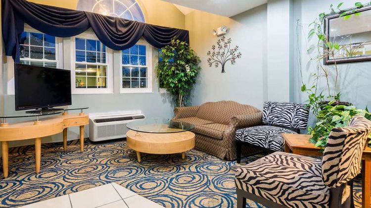 Microtel Inn & Suites Riverside Lobby