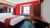 Days Inn & Suites by Wyndham Brandon Room