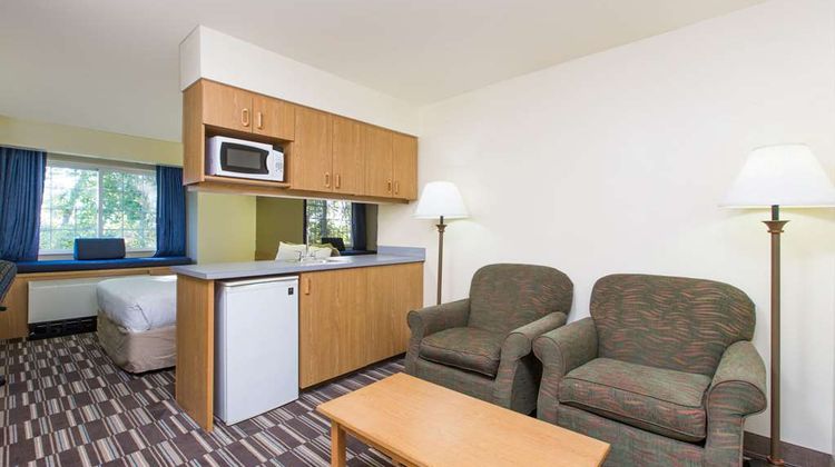 Baymont Inn & Suites Anchorage Airport Suite