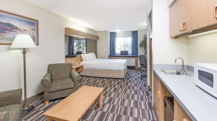 Baymont Inn & Suites Anchorage Airport Suite