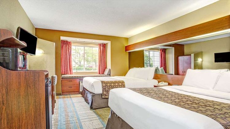 Microtel Inn & Suites by Wyndham Mason Room