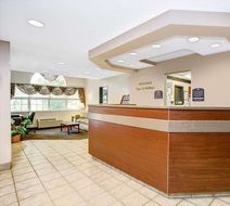 Microtel Inn & Suites by Wyndham Mason Lobby