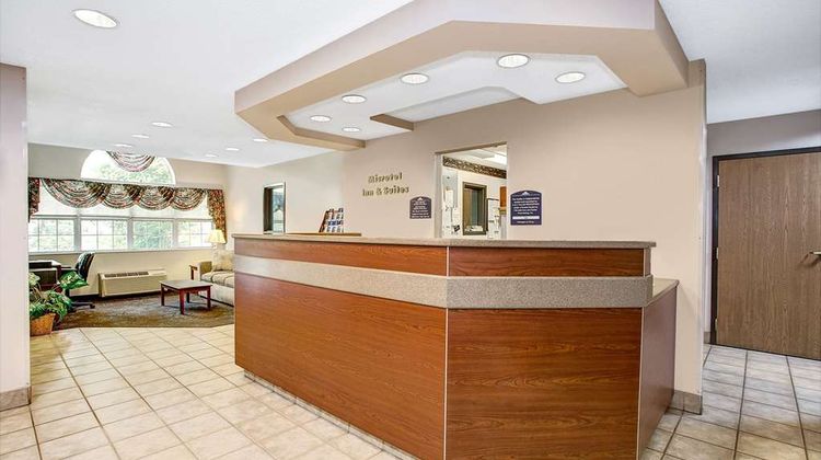 Microtel Inn & Suites by Wyndham Mason Lobby