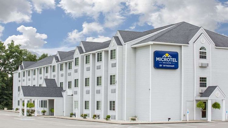 Microtel Inn/Suites by Wyndham Gassaway Exterior