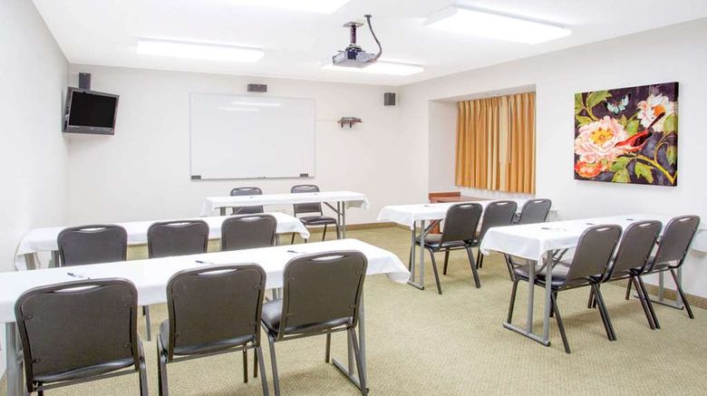 <b>Microtel Inn/Suites by Wyndham Gassaway Meeting</b>. Images powered by <a href="https://iceportal.shijigroup.com/" title="IcePortal" target="_blank">IcePortal</a>.