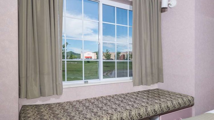 Microtel Inn by Wyndham Onalaska Room