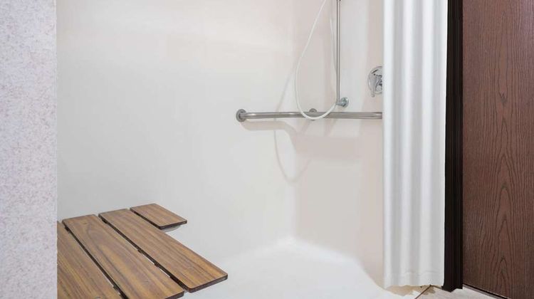 Microtel Inn by Wyndham Onalaska Room