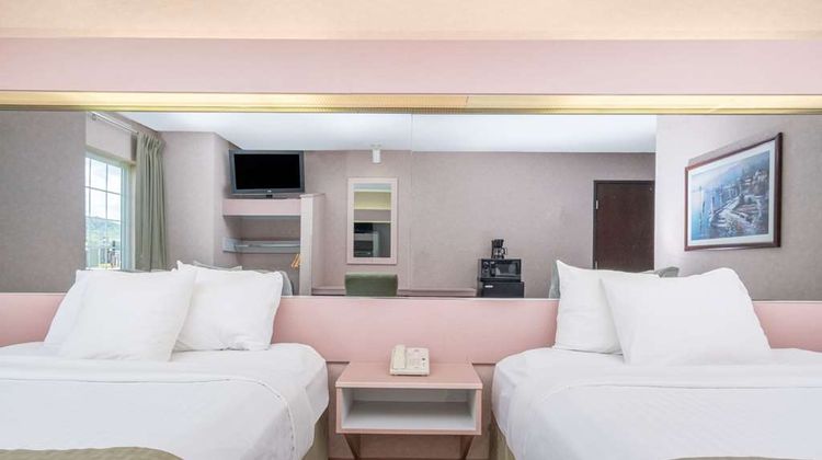 Microtel Inn by Wyndham Onalaska Room
