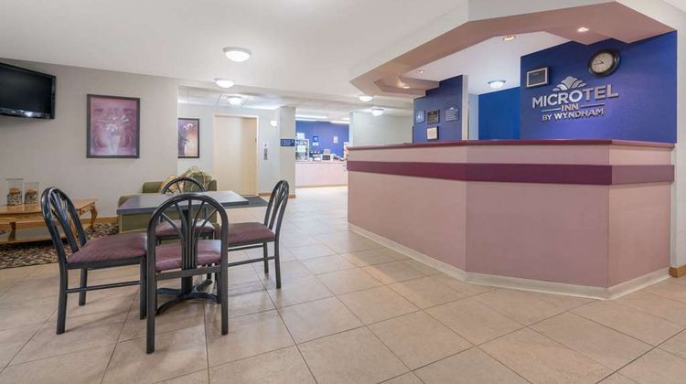 Microtel Inn by Wyndham Onalaska Lobby