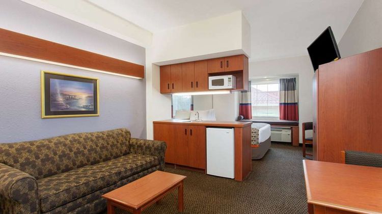 Microtel Inn & Suites The Villages Suite