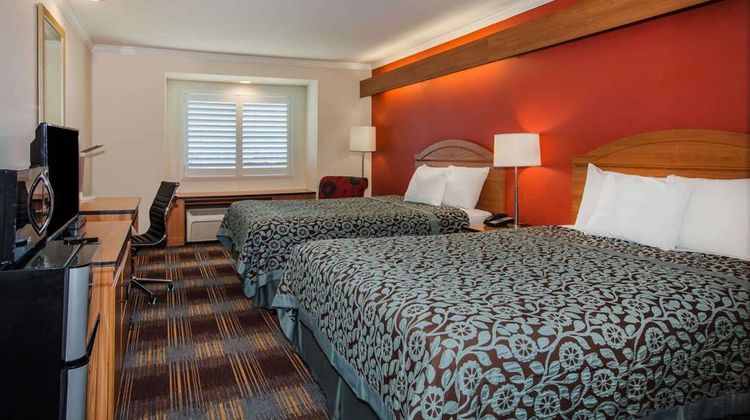 Days Inn & Suites Antioch Room