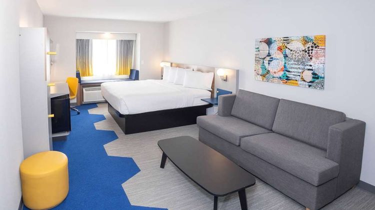 Microtel Inn & Suites Springville Room