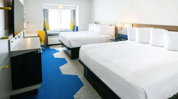 Microtel Inn & Suites Springville Room