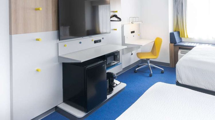 Microtel Inn & Suites Springville Room