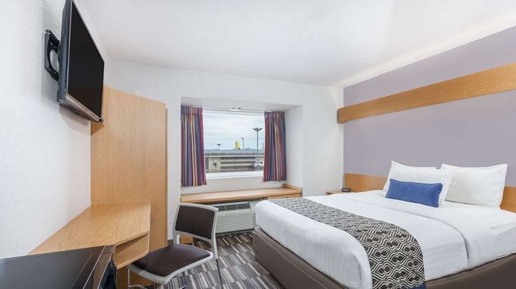 Microtel Inn & Suites by Wyndham Ardmore Room