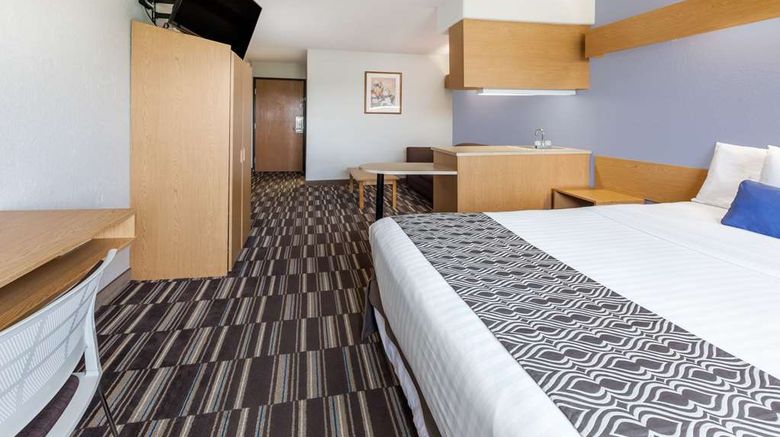 <b>Microtel Inn & Suites by Wyndham Ardmore Room</b>. Images powered by <a href="https://iceportal.shijigroup.com/" title="IcePortal" target="_blank">IcePortal</a>.