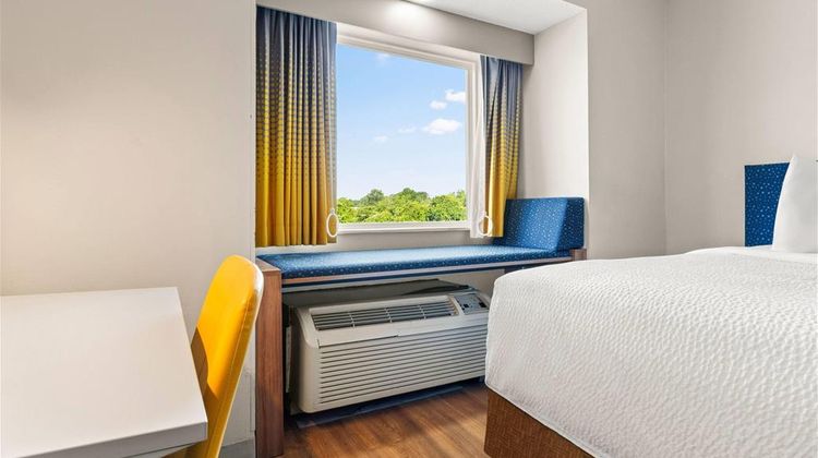 Microtel Inn & Suites Salisbury Room