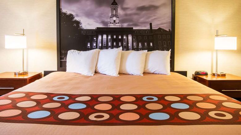 <b>Super 8 by Wyndham State College Room</b>. Images powered by <a href="https://iceportal.shijigroup.com/" title="IcePortal" target="_blank">IcePortal</a>.