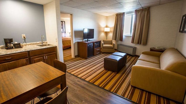 <b>Super 8 by Wyndham State College Suite</b>. Images powered by <a href="https://iceportal.shijigroup.com/" title="IcePortal" target="_blank">IcePortal</a>.