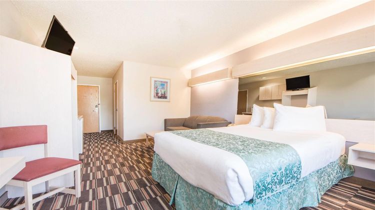 Microtel Inn & Suites-Wyndham Claremore Room