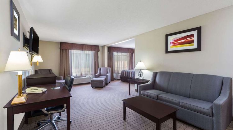 Wingate by Wyndham West Monroe Suite