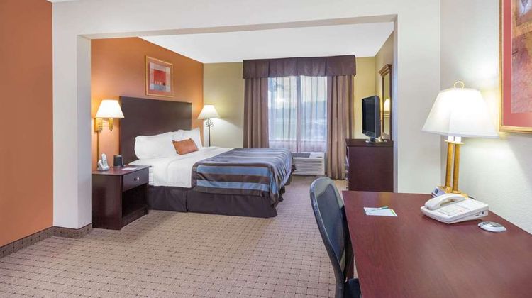 Wingate by Wyndham West Monroe Room