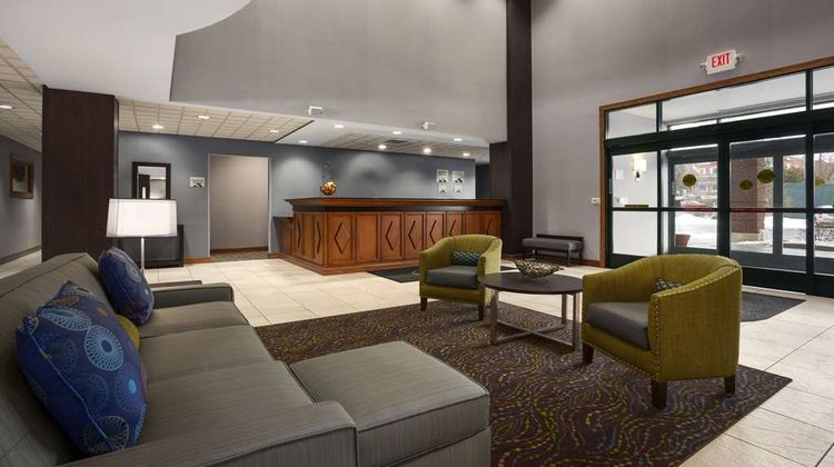 Wingate by Wyndham Sylvania/Toledo Lobby