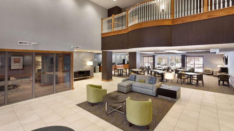 <b>Wingate by Wyndham Sylvania/Toledo Lobby</b>. Images powered by <a href="https://iceportal.shijigroup.com/" title="IcePortal" target="_blank">IcePortal</a>.