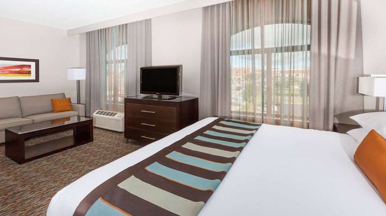 <b>Wingate by Wyndham Sylvania/Toledo Room</b>. Images powered by <a href="https://iceportal.shijigroup.com/" title="IcePortal" target="_blank">IcePortal</a>.