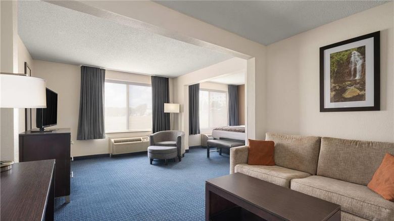 <b>Wingate Augusta/Fort Eisenhower Suite</b>. Images powered by <a href="https://iceportal.shijigroup.com/" title="IcePortal" target="_blank">IcePortal</a>.