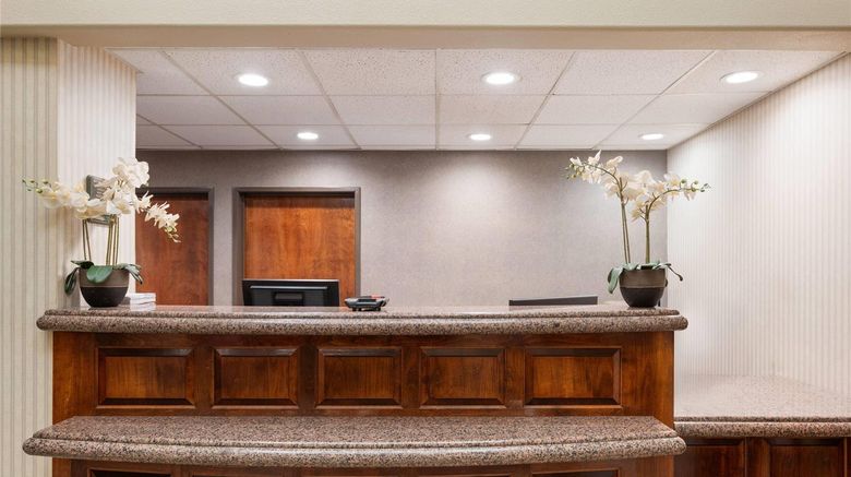 <b>Hawthorn Suites by Wyndham Napa Valley Lobby</b>. Images powered by <a href="https://iceportal.shijigroup.com/" title="IcePortal" target="_blank">IcePortal</a>.