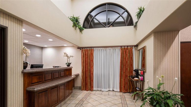 <b>Hawthorn Suites by Wyndham Napa Valley Lobby</b>. Images powered by <a href="https://iceportal.shijigroup.com/" title="IcePortal" target="_blank">IcePortal</a>.
